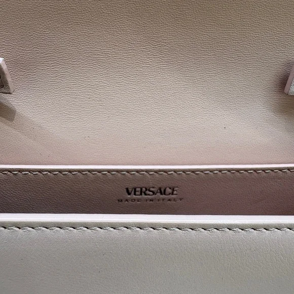 Medusa plaque leather clutch bag - Picture 7 of 10